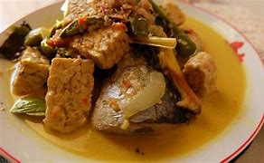 Ikan Tongkol Cabe Hijau Santan Kuning Pedas